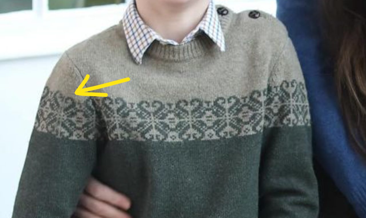 The pattern on Louis's jumper doesn't match in one place