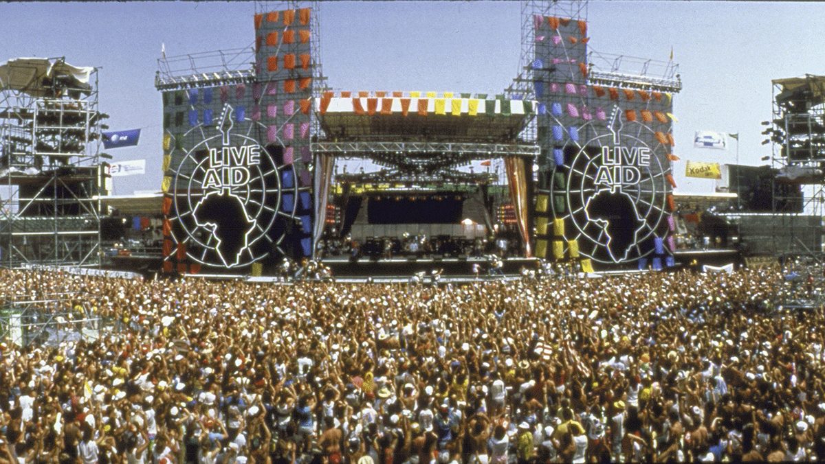 Zapatos dinastía inyectar The full Live Aid 1985 concert is available to stream to celebrate it's  35th anniversary