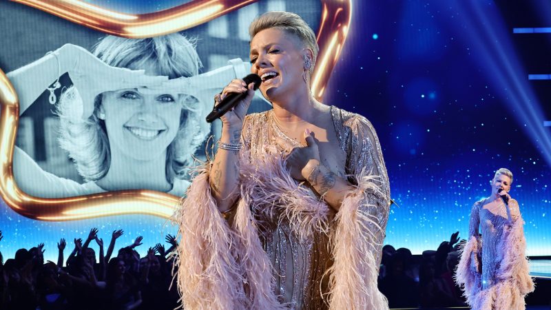 P!nk pays spine-tingling tribute to Olivia Newton-John at the AMAs