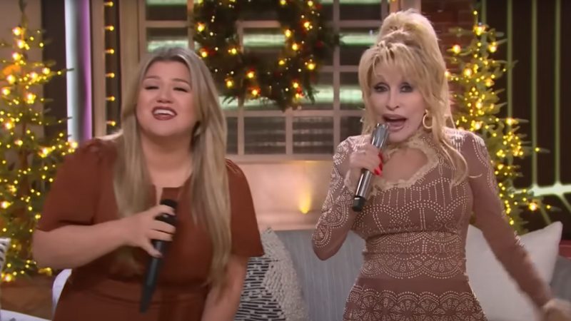 Dolly Parton and Kelly Clarkson sing a new beautiful rendition of '9 to 5' 