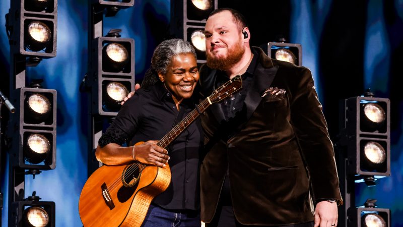 Luke Combs and Tracy Chapman duet in iconic 'Fast Car' performance at Grammys