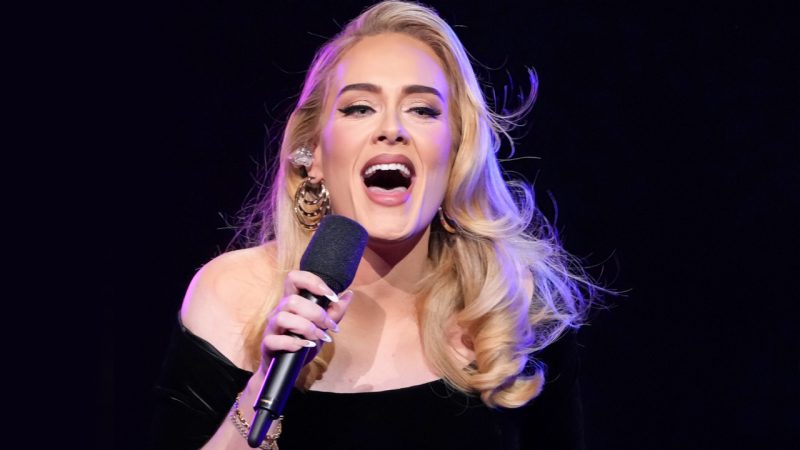 Adele's stage outfits caused her to contract an awkward infection