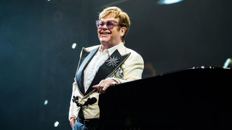 Kiki Dee and Elton John reunite onstage to perform their hit song, after 16 years