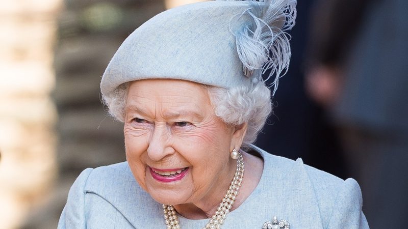 Queen Elizabeth pranked a group of confused American tourists